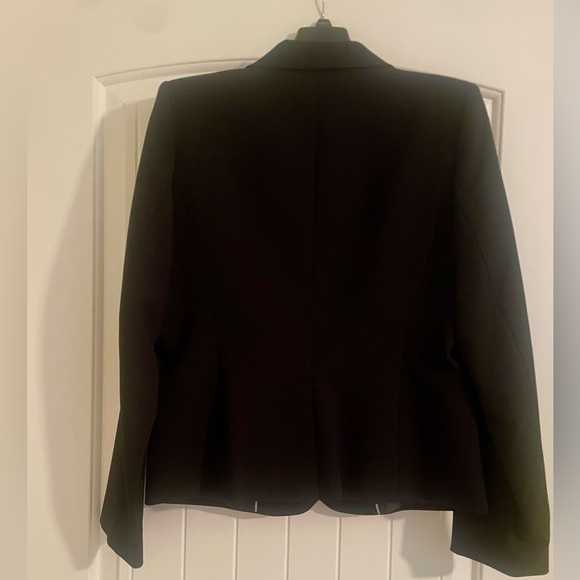 Calvin Klein ,2 button, Petite Blazer, Black, size 12P - Picture 4 of 12